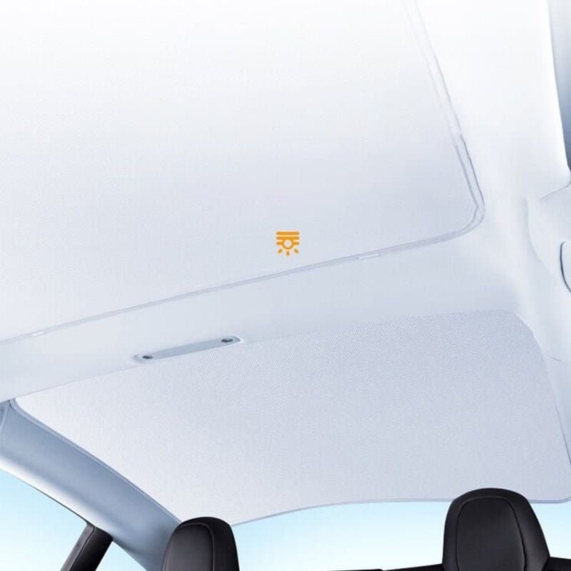 Parasol de techo de vidrio colocado en un Tesla Model 3 Highland, vista interior